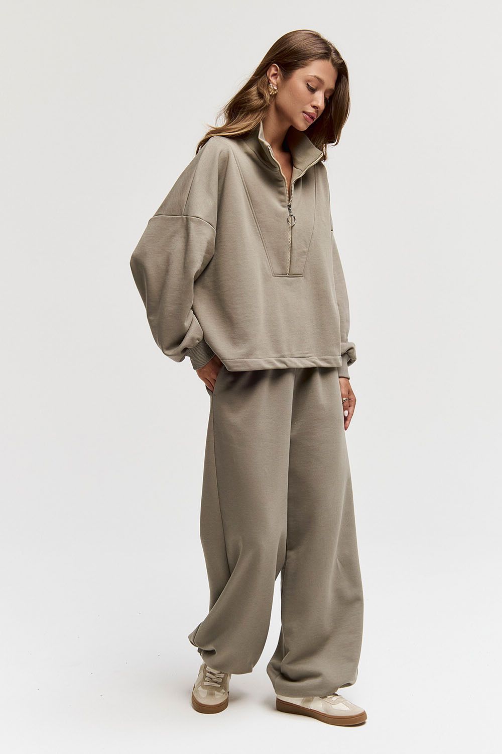 Олимпийка на молнии цвета хаки