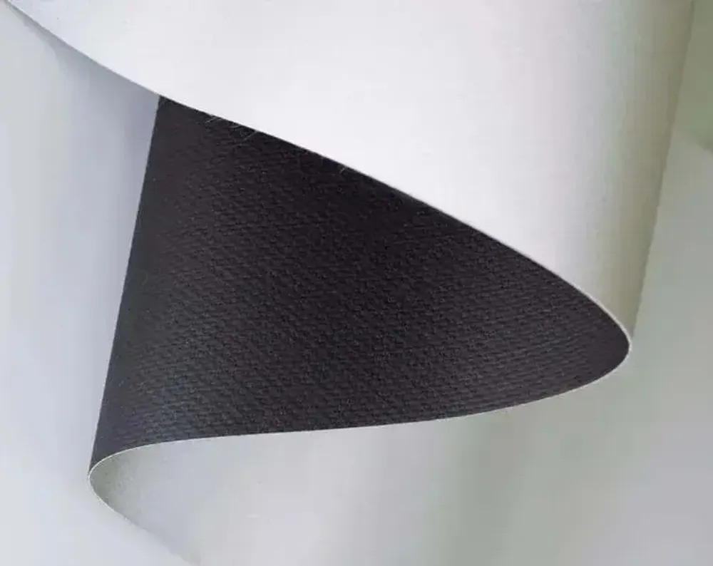 Фон виниловый двусторонний 1,8х4,2 м, белый/черный