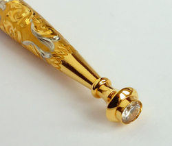 Подарочная ручка женская