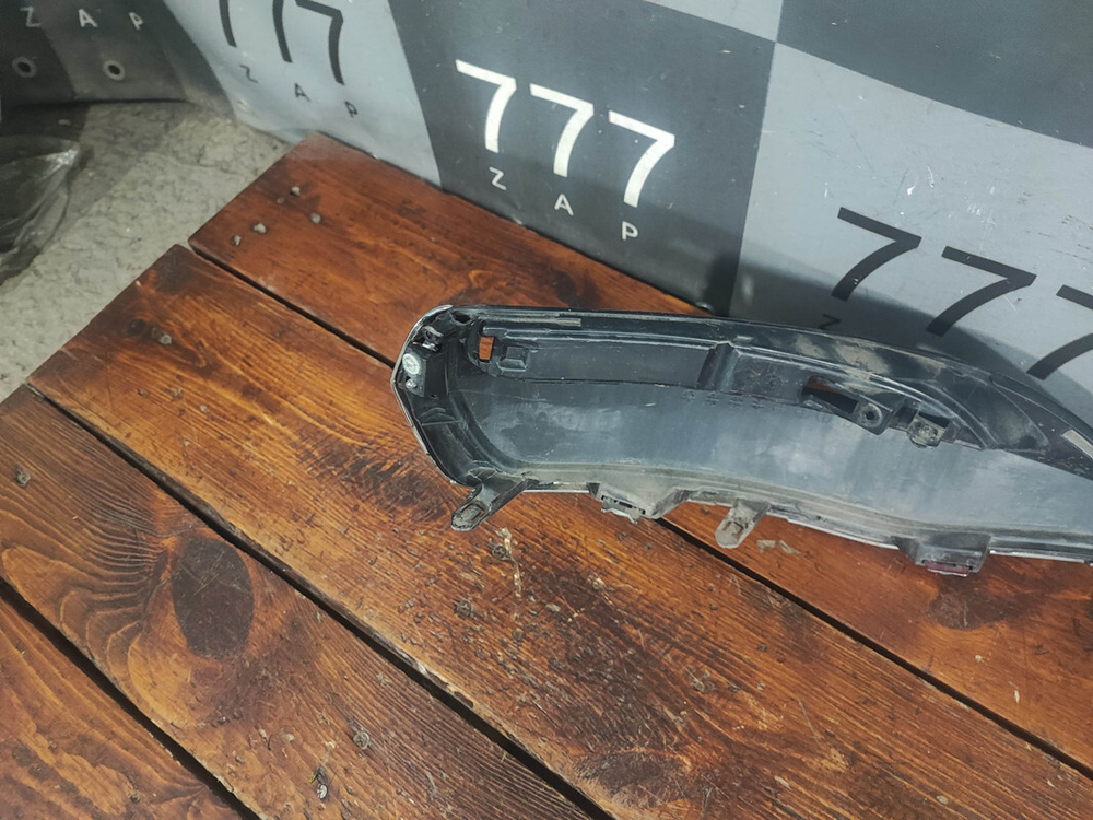 Накладка заднего бампера Lexus ES 7 18-нв Б/У Оригинал 5210533020