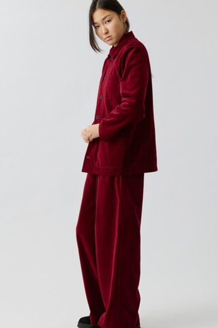 Верхняя мужская рубашка из бордового бархата