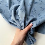 Фактурный хлопок Незабудки на синем фоне