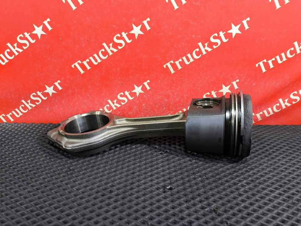 Поршень с шатуном