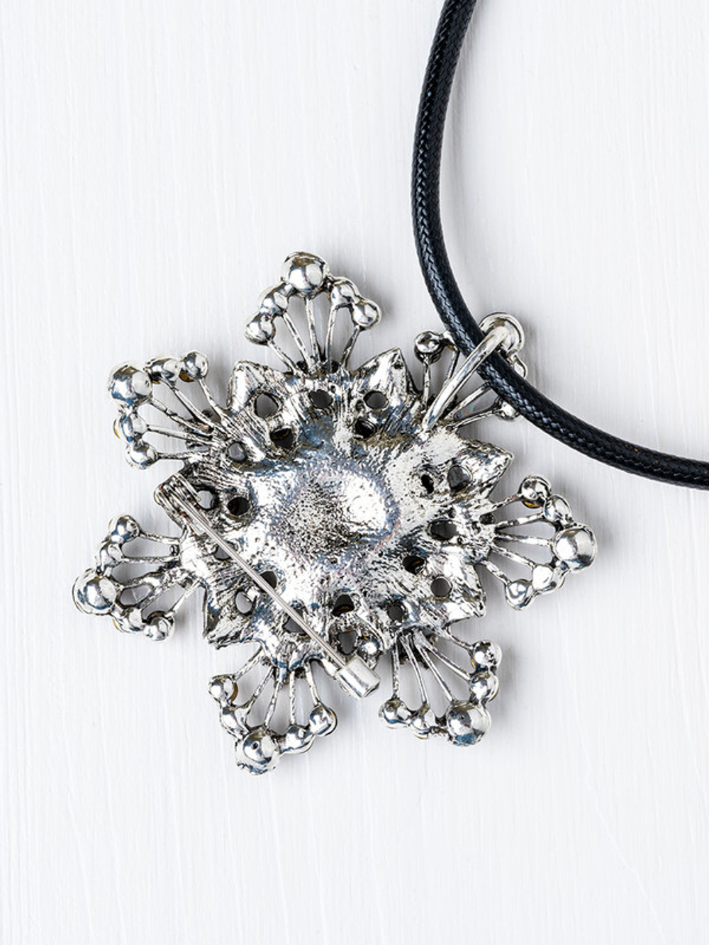 30061230 Брошь Chance