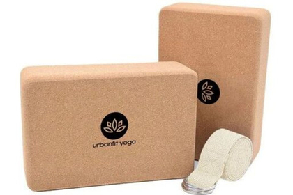 Блок для йоги Пробковый Urbanfit (2 шт) в комплекте с тренировочным ремнем