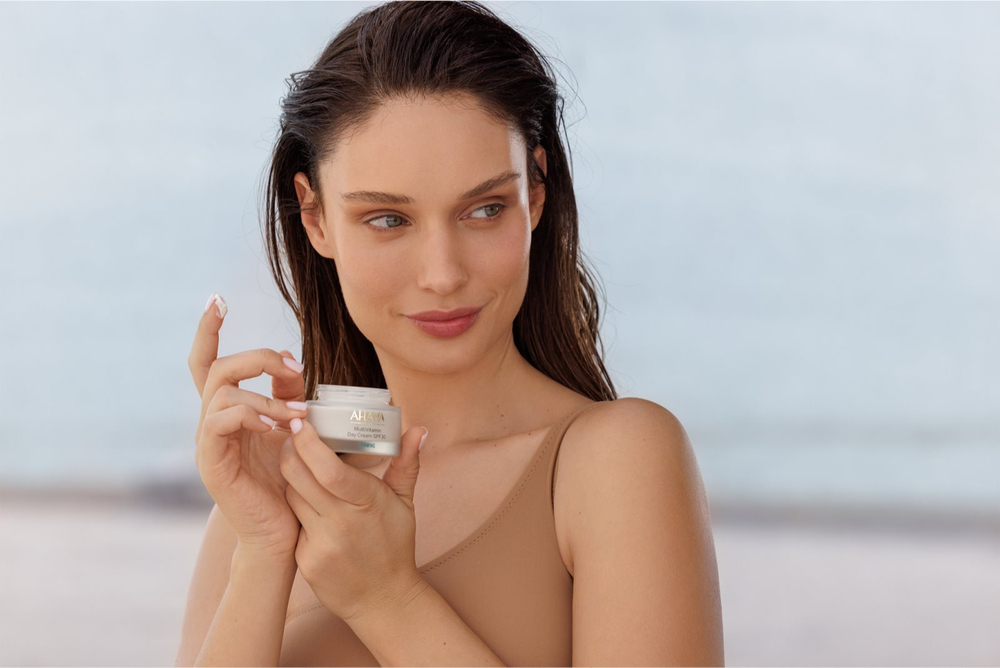 AHAVA MultiVitamin - увлажняющий и укрепляющий дневной крем SPF 30 /   50  ml  / GTIN 697045162796
