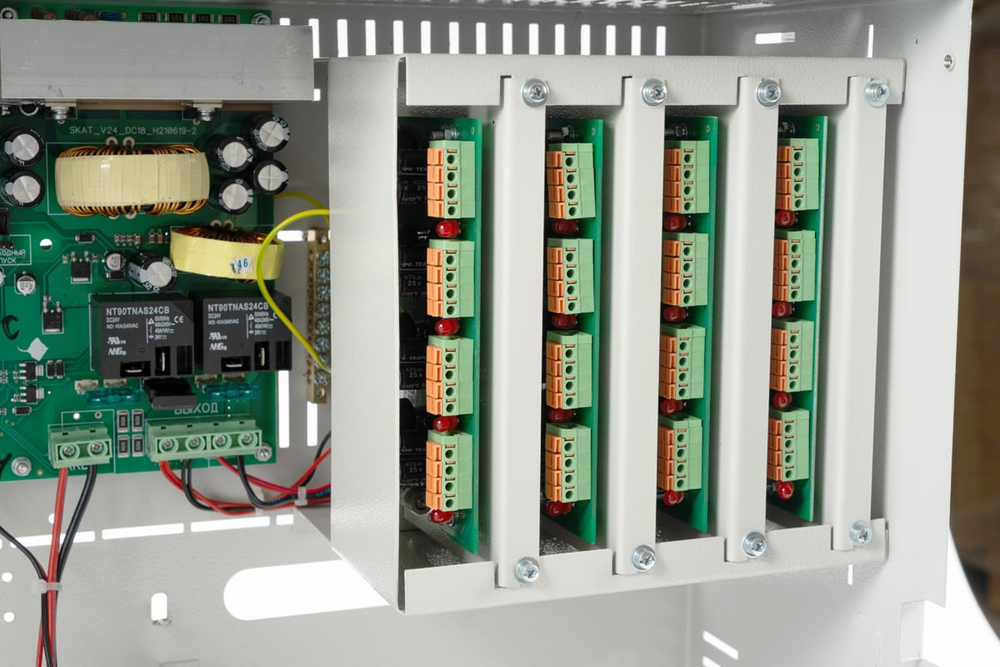 Источник бесперебойного питания SKAT-VM.32