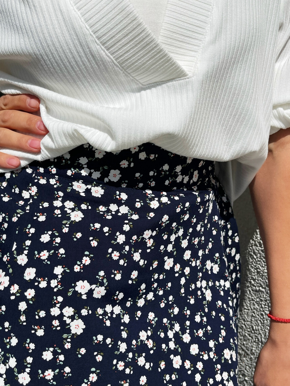 Юбка в темный цветок