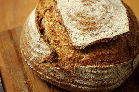 100% Пшеничный цельнозерновой хлеб на закваске в духовке