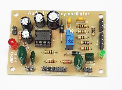 Синусоидальный НЧ генератор на микросхеме LM386