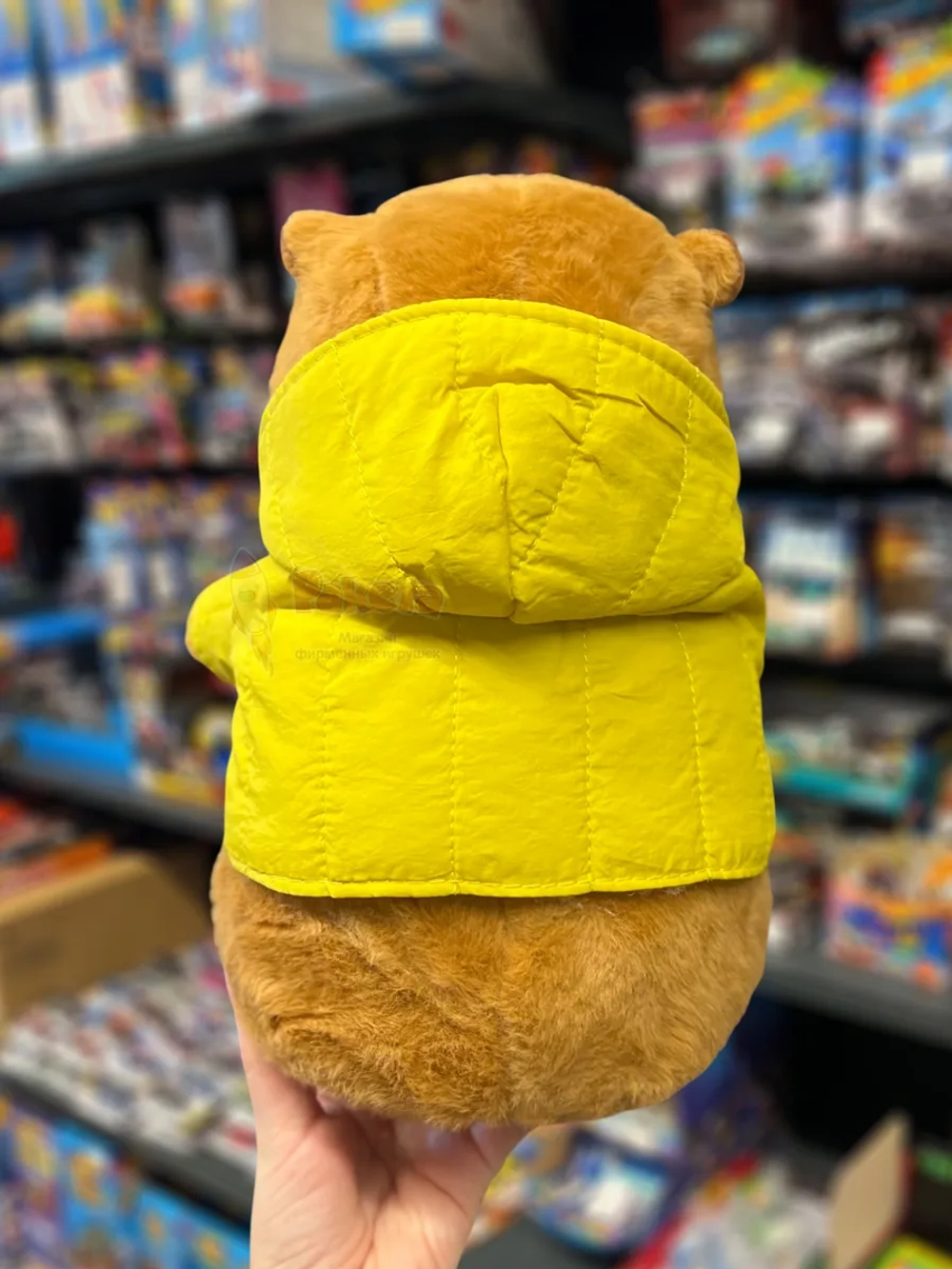 Мягкая игрушка Капибара в желтой курточке плюшевая Capibara
