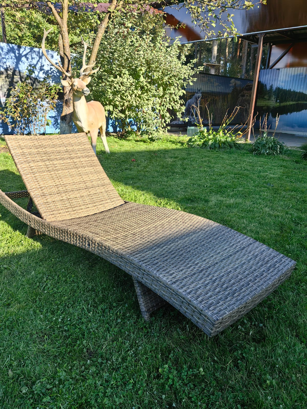 Шезлонг, лежак из искусственного ротанга МАРА «MARA» с матрасом — Greige
