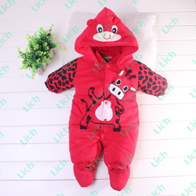 Комбинезон с капюшоном, пинетками и аппликацией "Бычок"