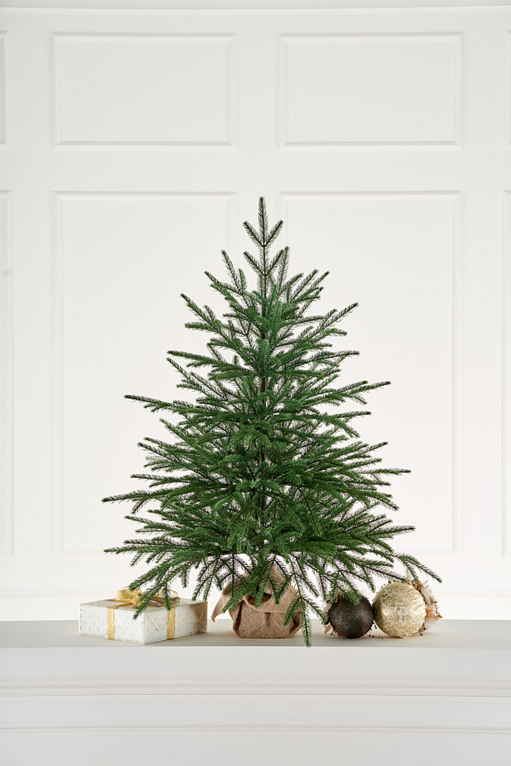 Ель настольная Семирамида 0,7 м пенек+мешковина 100% Литые веточки МаксКристмас