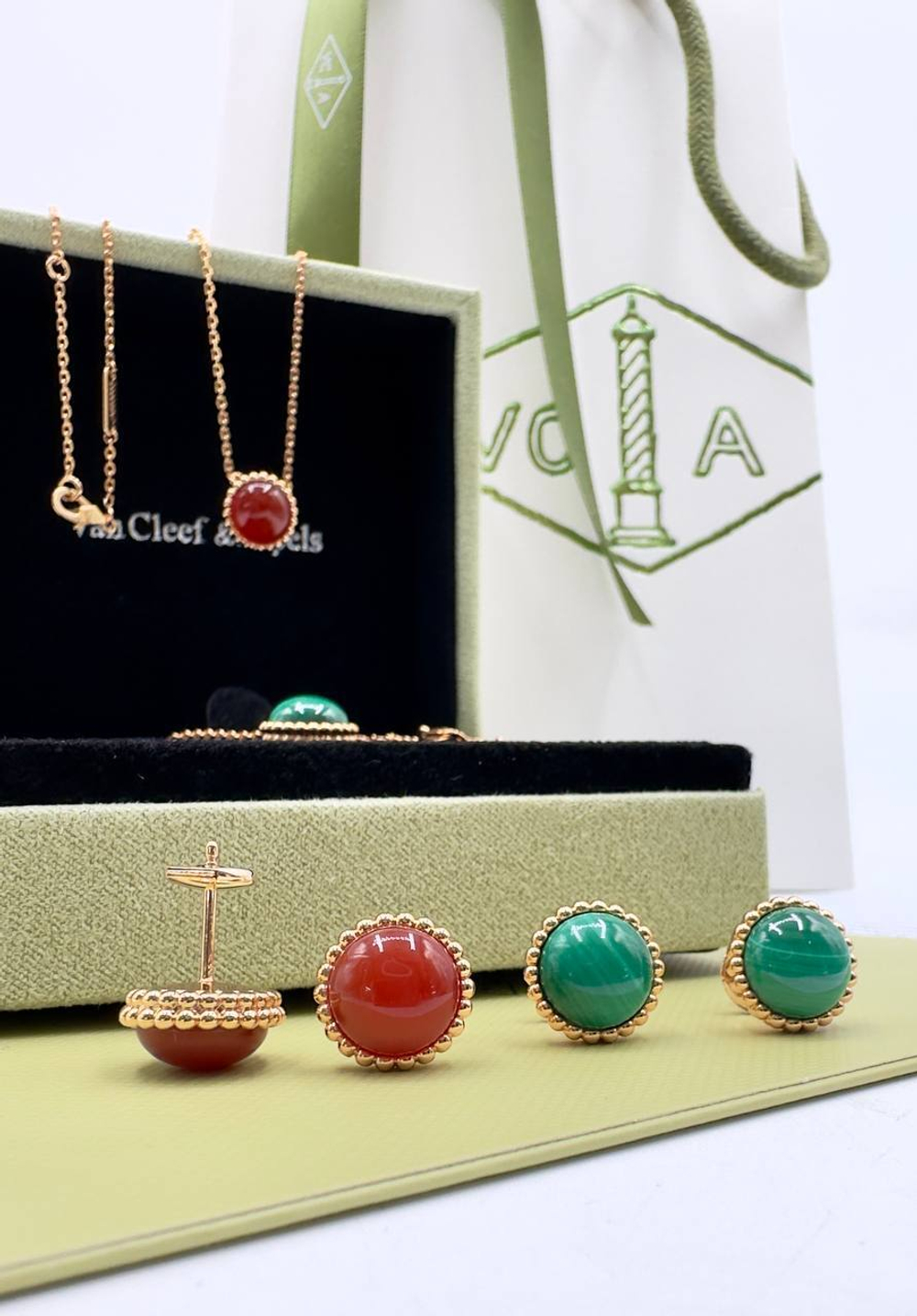 Серьги Van Cleef & Arpels