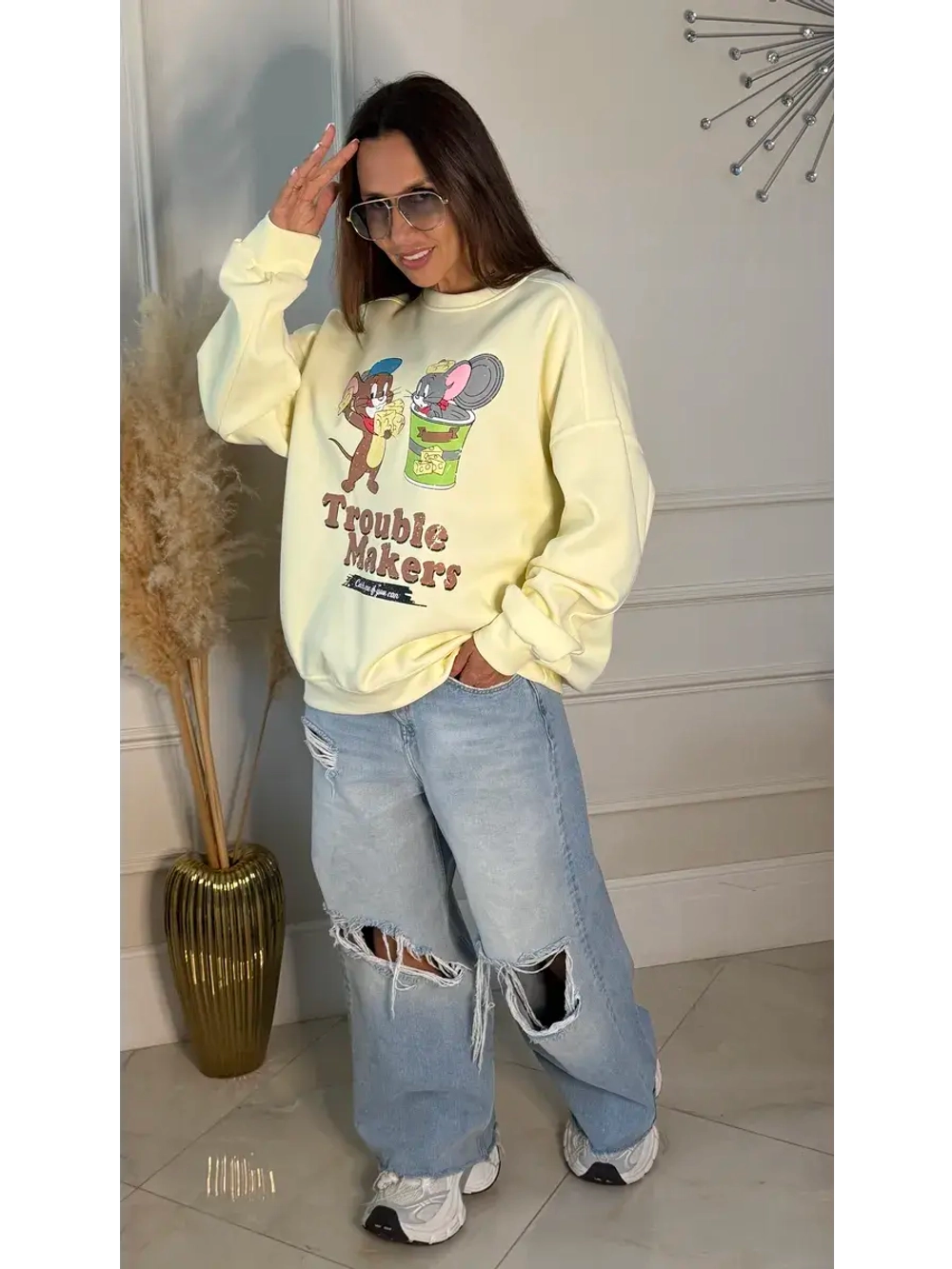 Свитшот женский с мультяшным принтом oversize