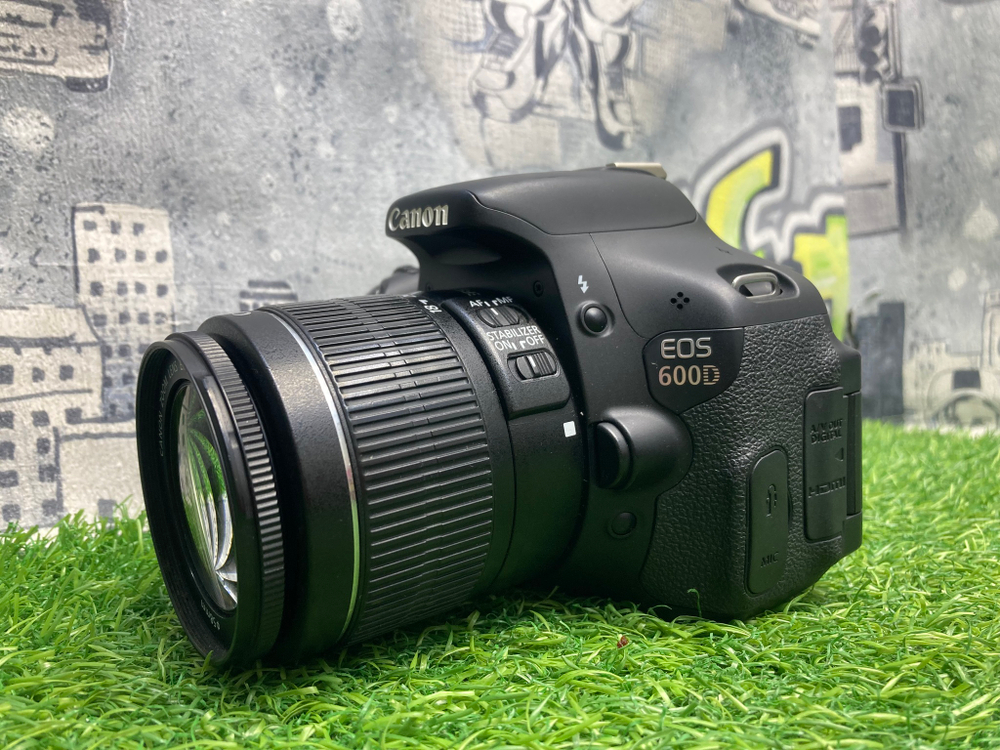 Canon 600D Kit 18-55mm 3.5-5.6 IS II 15.700 кадров
