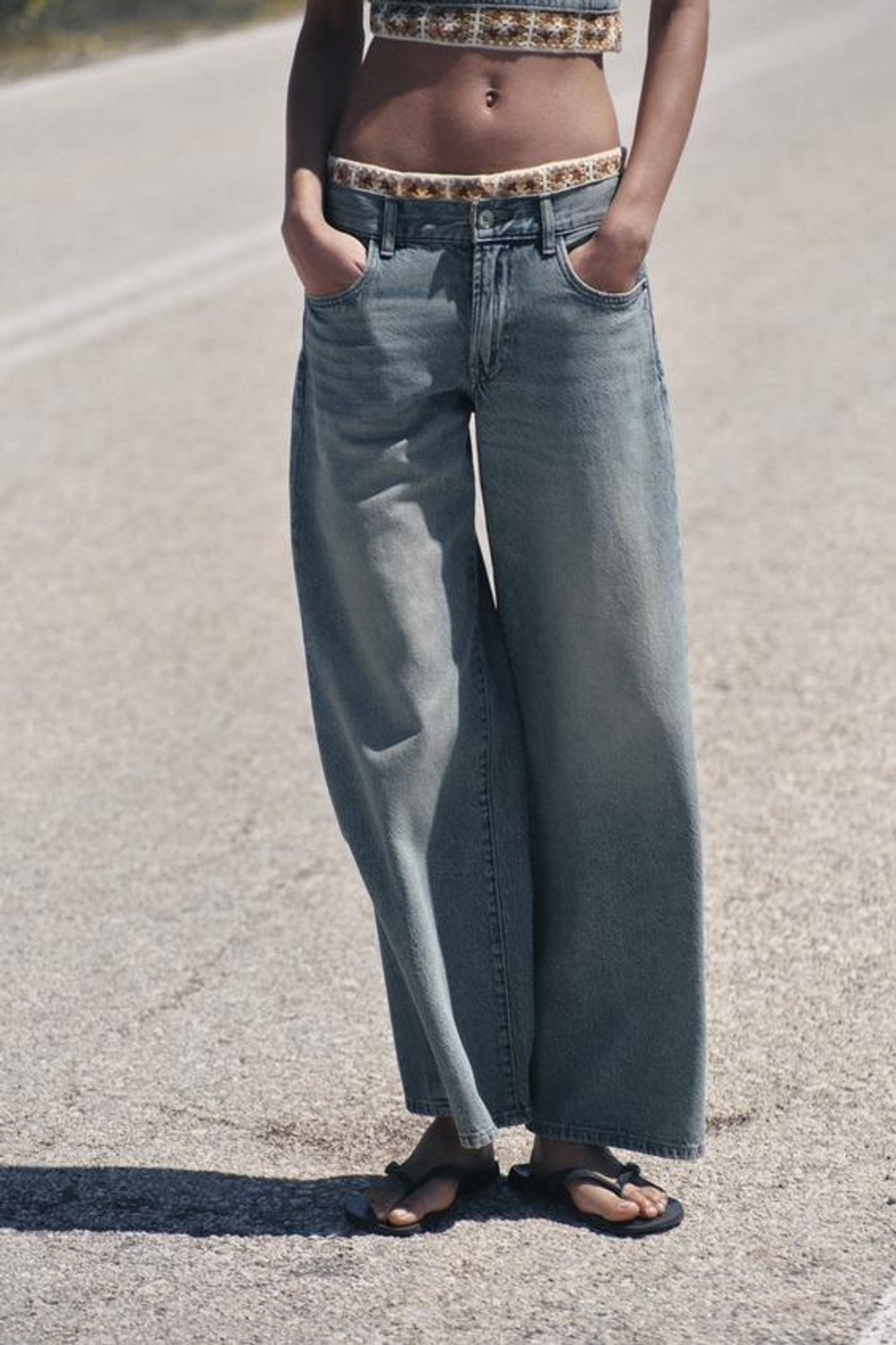 ZARA ДЖИНСЫ Z1975 LOOSE FIT СО СРЕДНЕЙ ПОСАДКОЙ И ВЯЗАНЫМИ ДЕТАЛЯМИ, ВЫЦВЕТШИЙ СИНИЙ