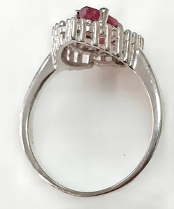 Ювелирное кольцо из серебра  925 пробы,вставка рубин,фианиты