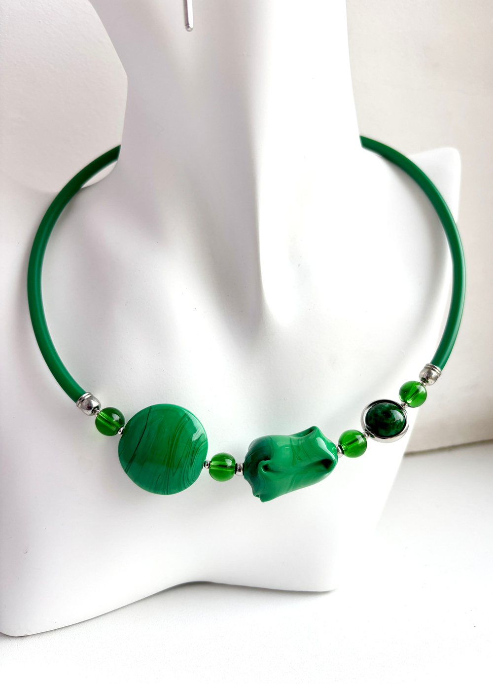 Комплект украшений из муранского стекла: колье, серьги