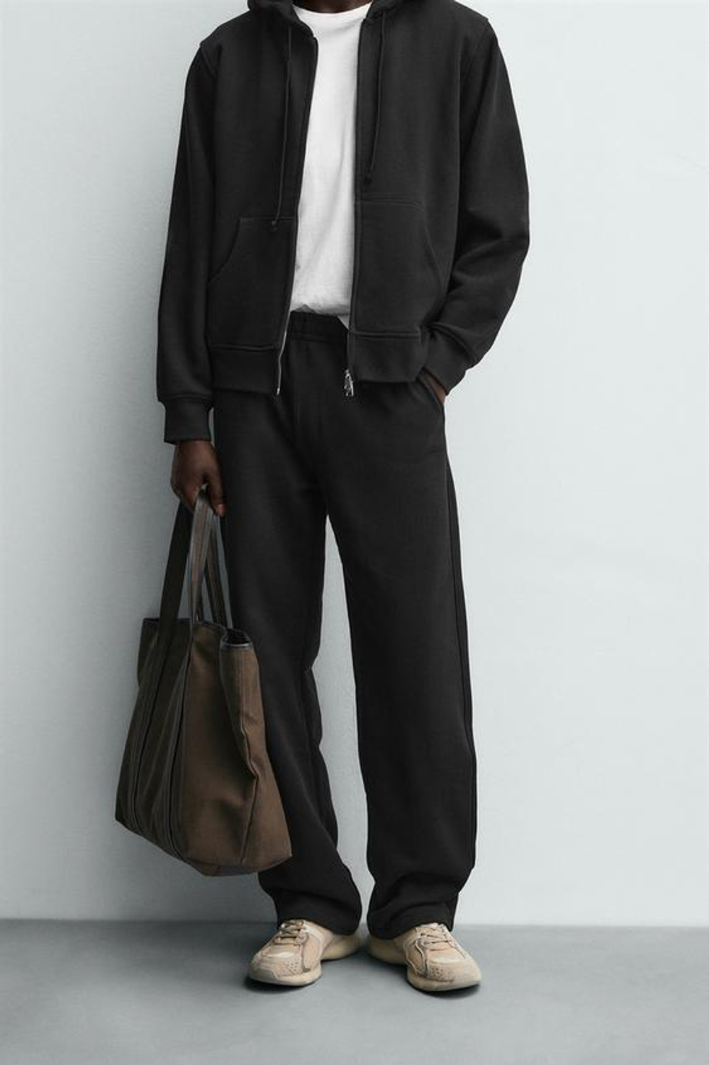 ZARA БРЮКИ-ДЖОГГЕРЫ СТАНДАРТНОЙ ПОСАДКИ, ЧЕРНЫЙ