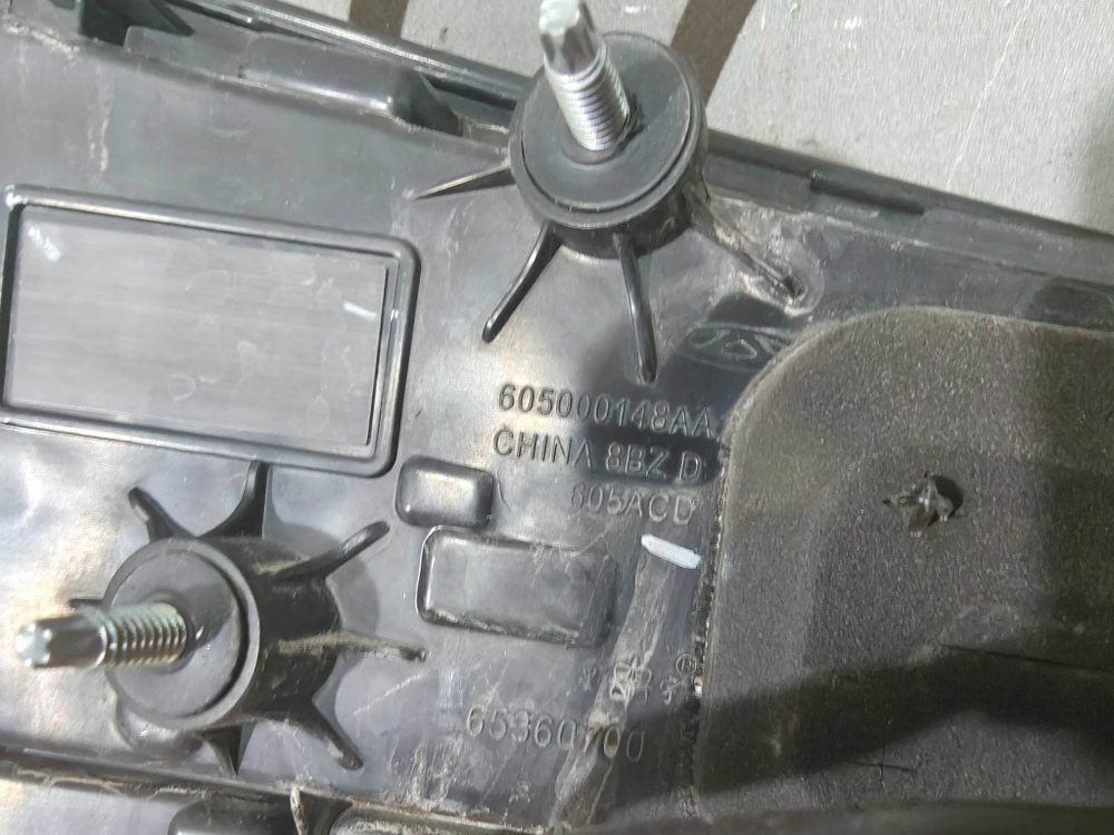 Фонарь задний центральный Exeed VX 21-нв Б/У Оригинал 605000148AA