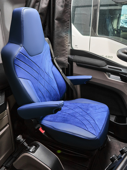 Чехлы Люкс MAN TGX, TGS с 2021 года без регулировки ремня безопасности водителя по высоте (экокожа, синий, синяя вставка)