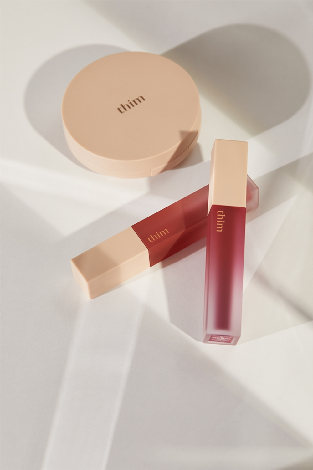 thim Luminous Skin Cushion - Долговременная основа в губке для сияния и увлажнения оттенок 25 Tan, 15 g