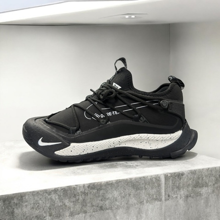 Nike Acg Mountain Fly Low • Black