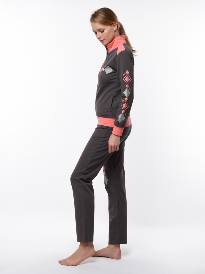 Костюм женский