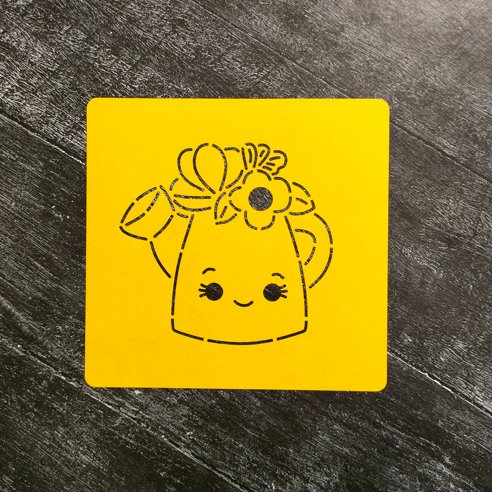 Лейка с цветами