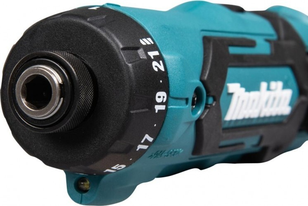 Аккумуляторный шуруповерт MAKITA DF012DSE