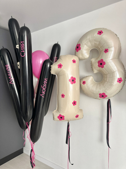 Воздушные гелиевые шарики с доставкой по Хабаровску фуксия/черный ШДМ №4867