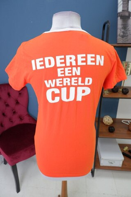 Футболка с надписями 48 размер