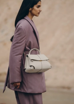 POLENE СУМКА MOKKI, ЦВЕТ МЕЛА