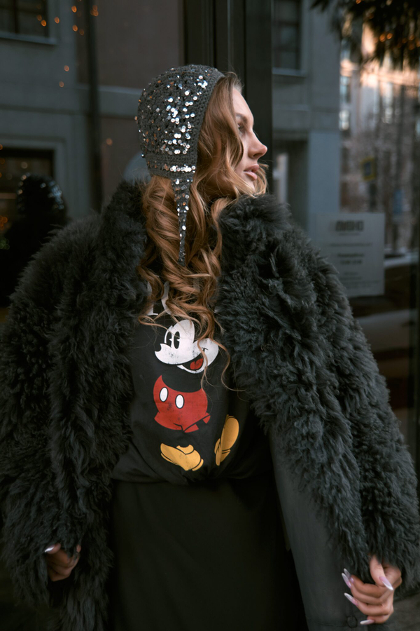 Чепчик серый с пайетками