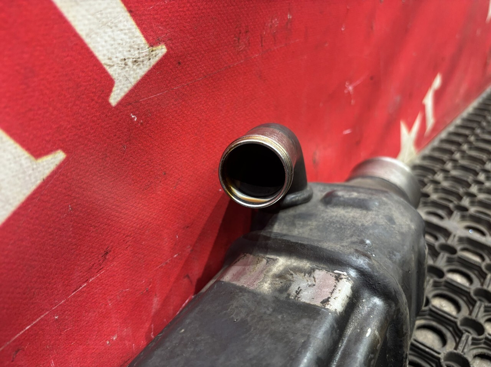 Охладитель (теплообменник) EGR 2021г