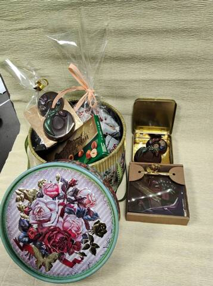 Набор конфет Адель 200 г. или Озера крем-фундук 200-250 г.+  шоколад РФ (на выбор)100 г.+ «Восьмерка» 40 г.(пакет) = 500 руб