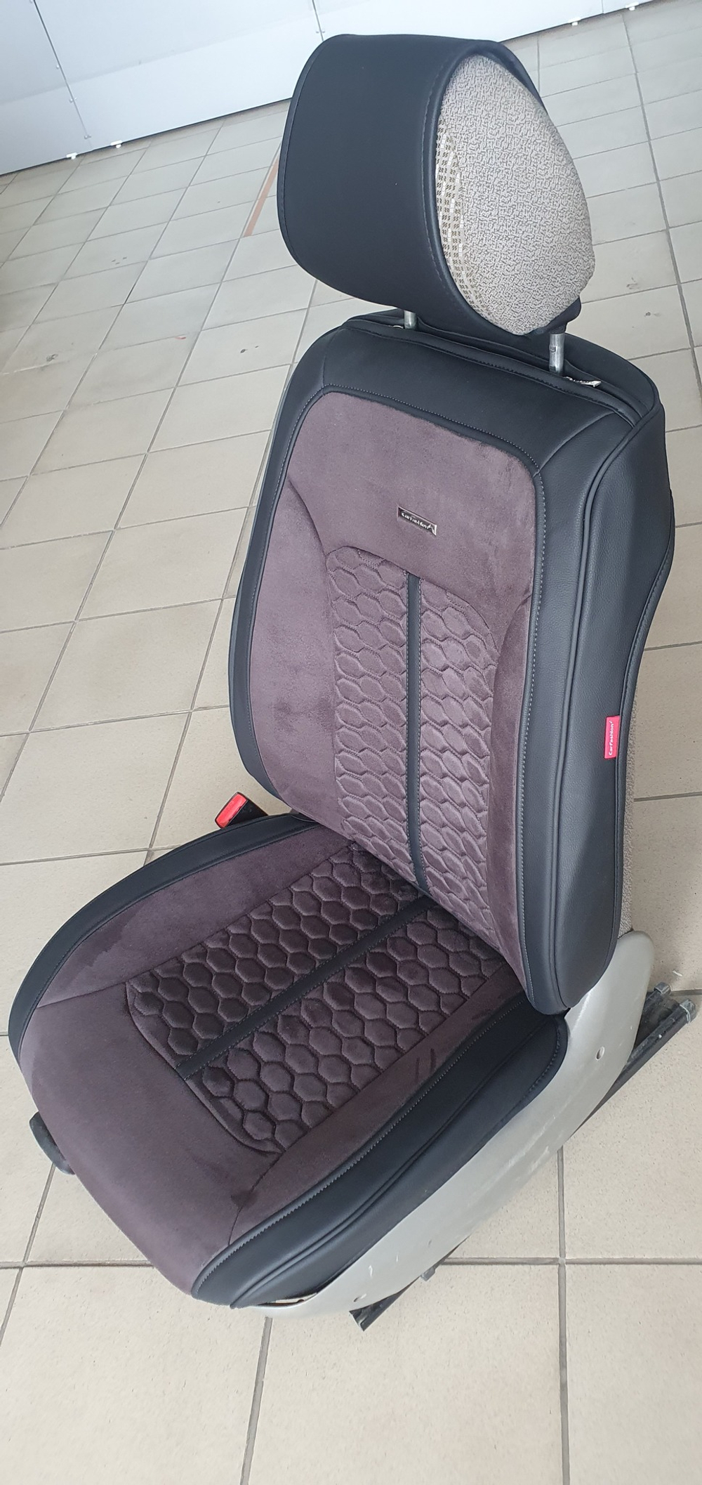 Накидки на сидения.