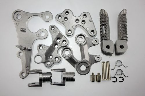 Подножки передние с кронштейнами для мотоцикла Suzuki GSX-R1000 05-15