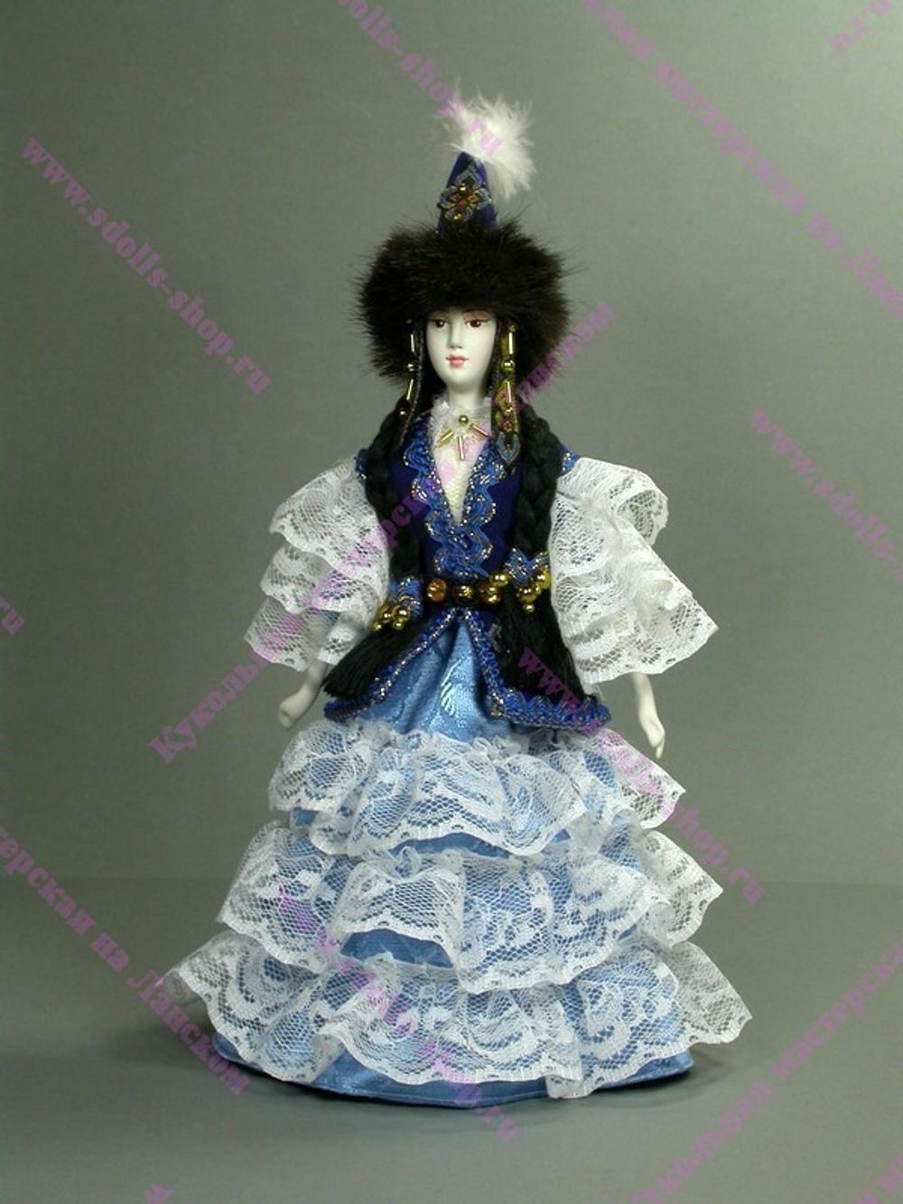 Сувенирная кукла в казахском костюме