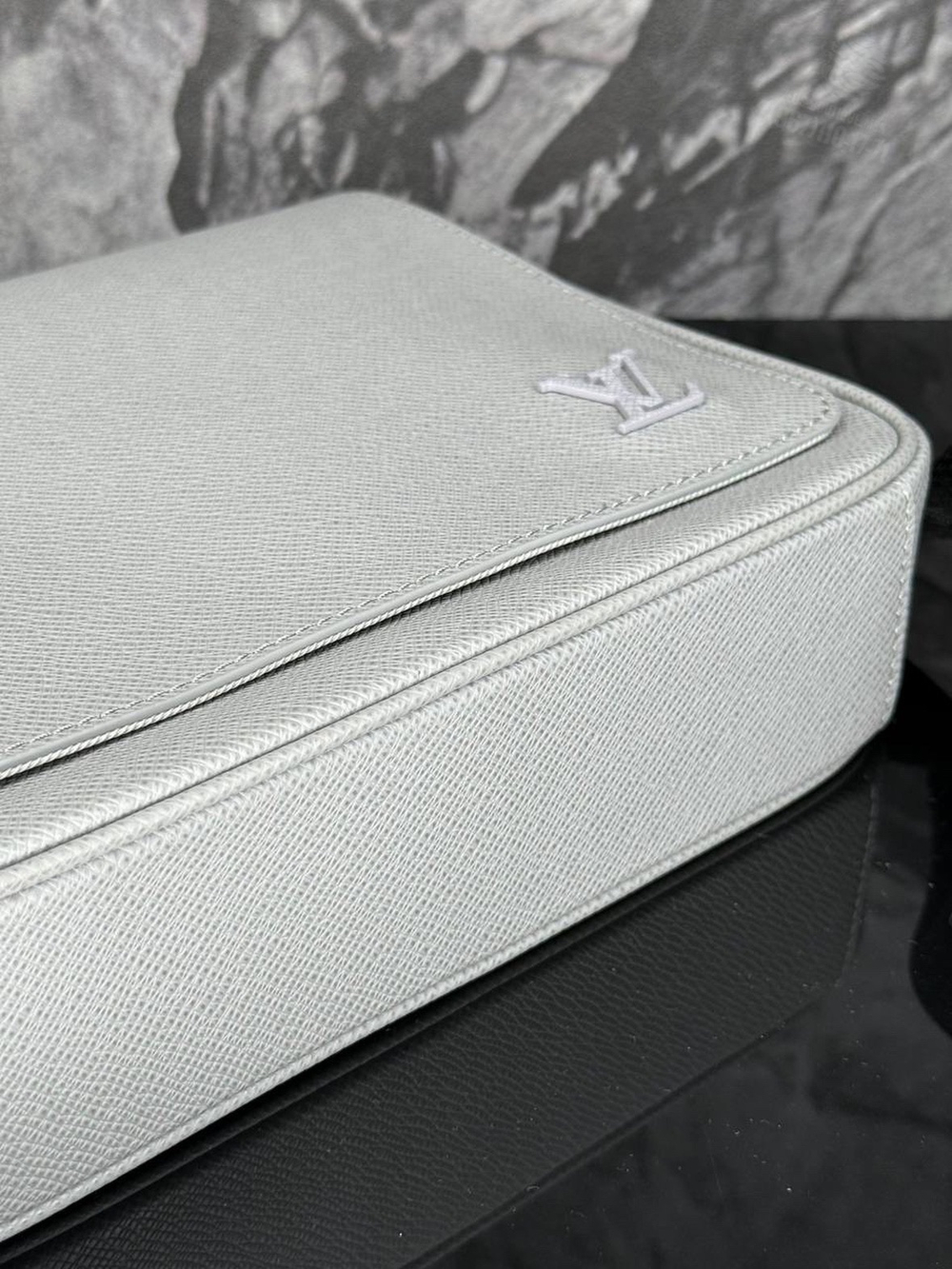 Сумка через плечо/мессенджер Louis Vuitton District PM