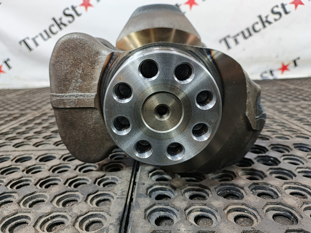 Коленвал D2676 2016г.