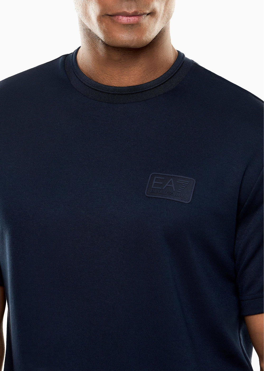 Футболка EA7