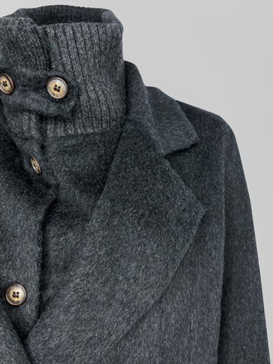 Пальто Monroe 8166 укороченное со встроенным жилетом и вязаным воротником