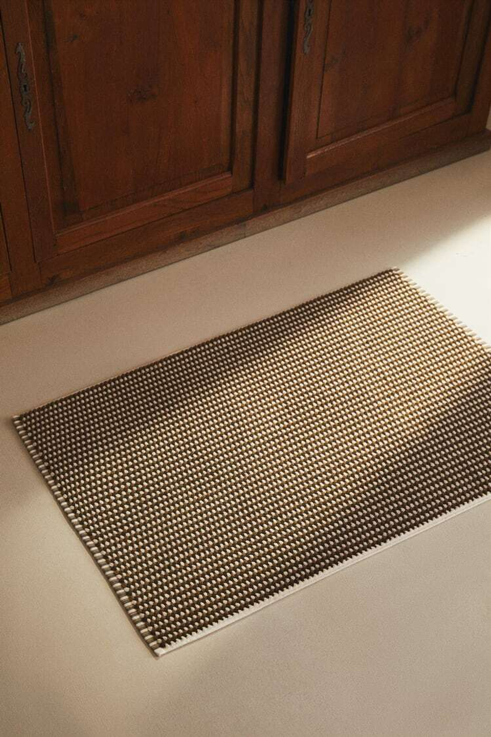 ZARA HOME ЖАККАРДОВЫЙ КОВРИК ДЛЯ ВАННЫ, ХАКИ