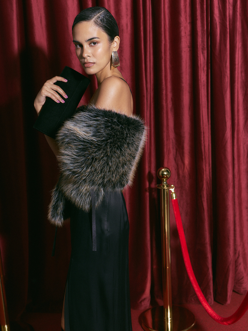 Меховой шарф, огненно-черный