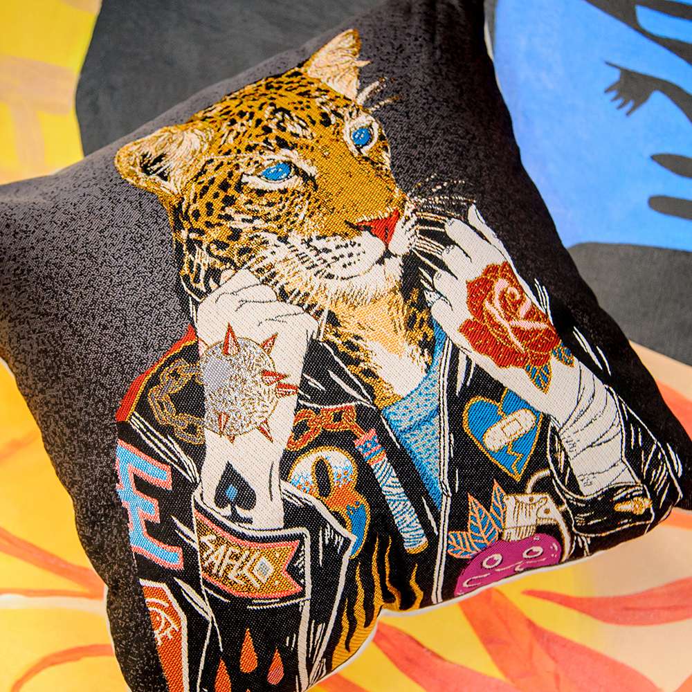 Подушка декоративная 45х45 Объект мечты Харли графит