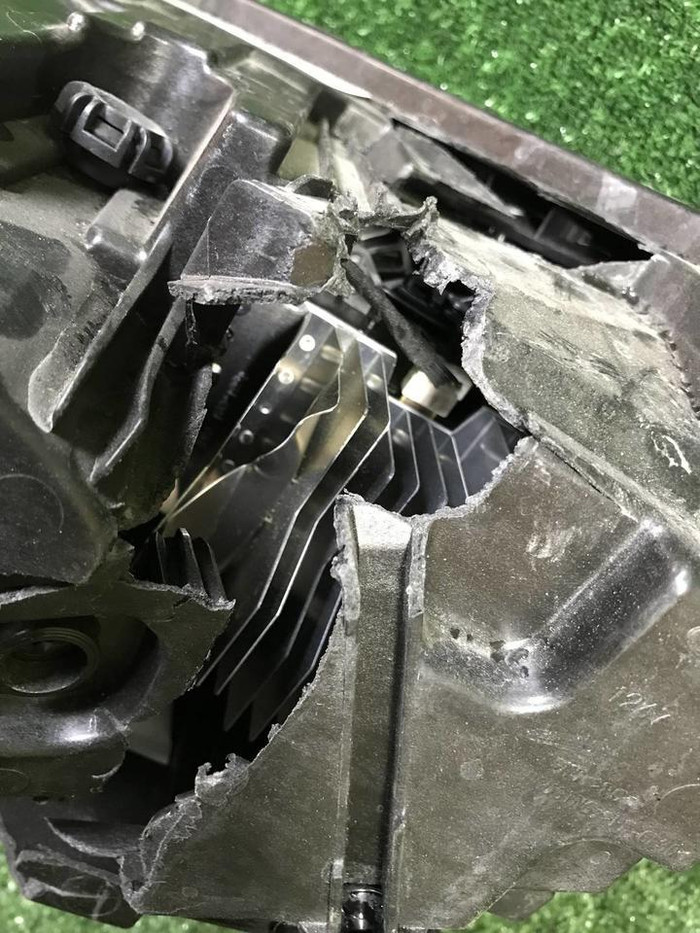 Битая Фара правая Geely Monjaro (2021-н.в.) LED