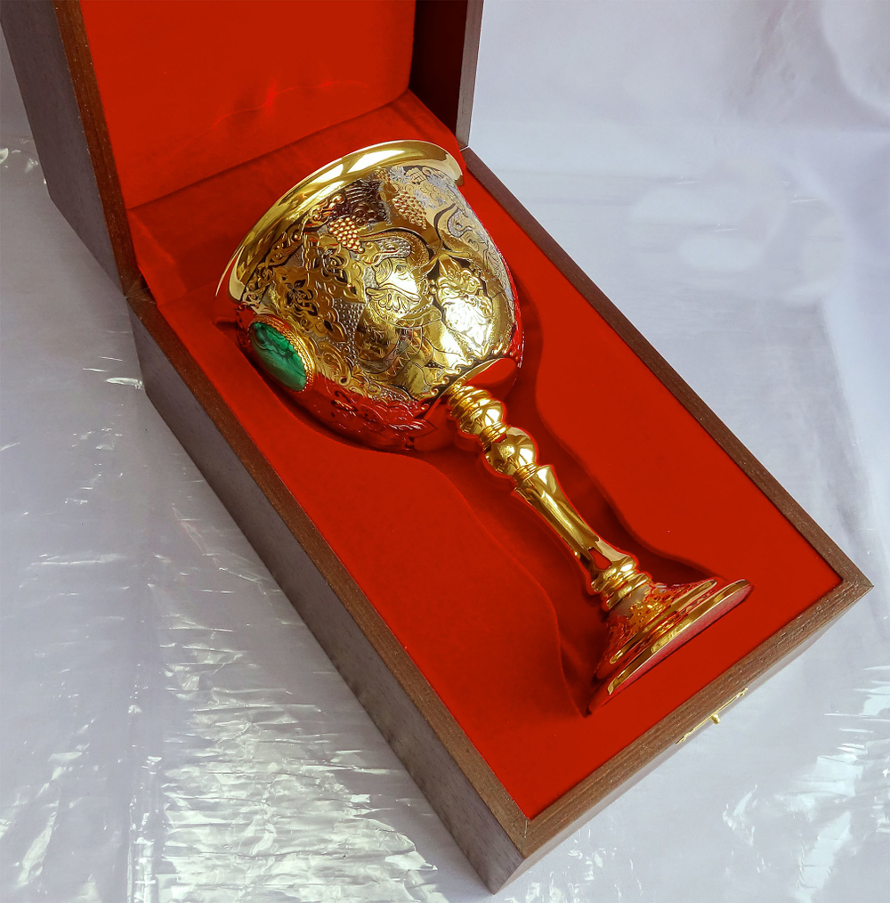 Кубок c малахитом "Слоны"